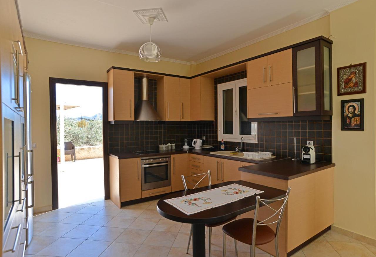 Villa Konstantinos 6 Bedrooms Aegina Exteriör bild