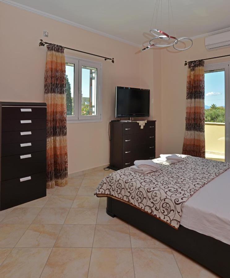 Villa Konstantinos 6 Bedrooms Aegina Exteriör bild